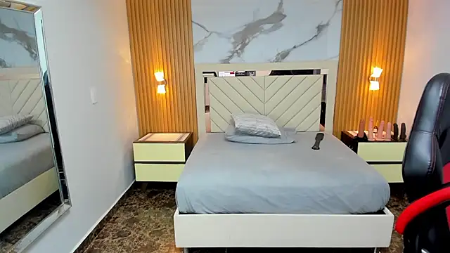 KAROLLJONES1 online show from 04.06.26