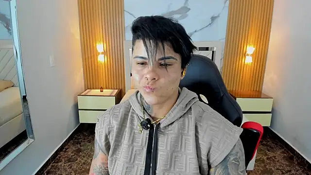 KAROLLJONES1 online show from 06.05.26