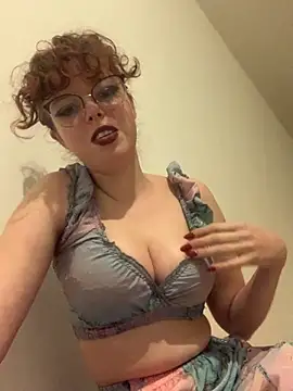 Snapshot of Kyokko-doll chatting on 11.17.25 Kyokko-doll online show from 11.17.25