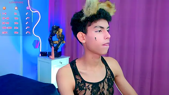 Room 69x online show from 10.04.25