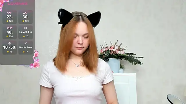 Snapshot of roxydolll chatting on 09.14.25 roxydolll online show from 09.14.25