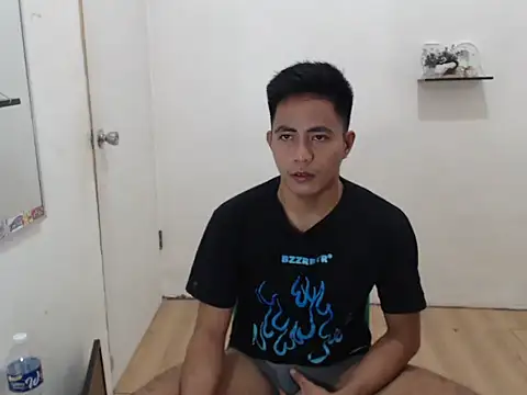 Lloyd wintours online show from 11.22.25