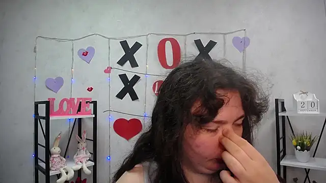 Snapshot of NeonilaLisova chatting on 09.20.25 NeonilaLisova online show from 09.20.25