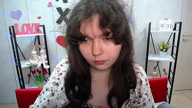 Snapshot of NeonilaLisova chatting on 10.04.25 NeonilaLisova online show from 10.04.25