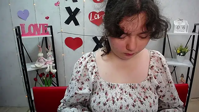 Snapshot of NeonilaLisova chatting on 10.06.25 NeonilaLisova online show from 10.06.25
