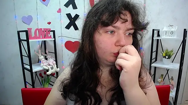 Snapshot of NeonilaLisova chatting on 10.11.25 NeonilaLisova online show from 10.11.25