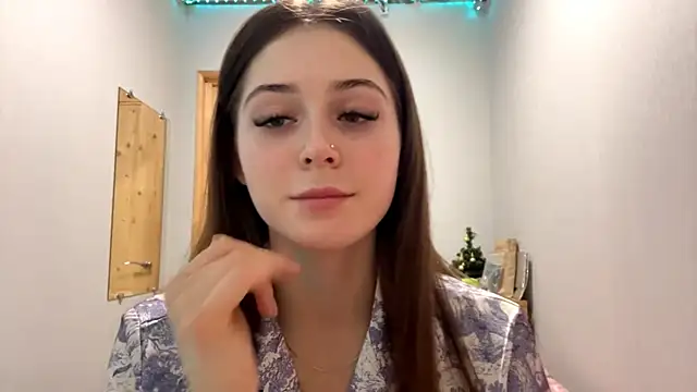 Adel strongwoman online show from 01.07.26