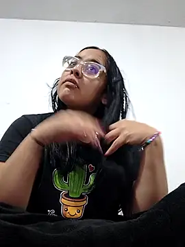 Snapshot of Sofia_leving chatting on 09.26.25 Sofia leving online show from 09.26.25