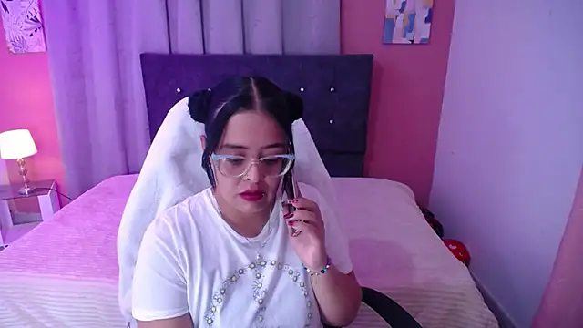 Snapshot of Sofia_leving chatting on 10.04.25 Sofia leving online show from 10.04.25