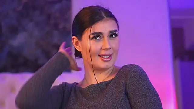 KendraMoon online show from 10.18.25