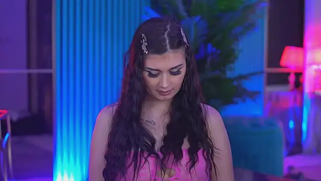 KendraMoon online show from 12.04.25