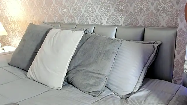 BellaNixs online show from 12.01.25