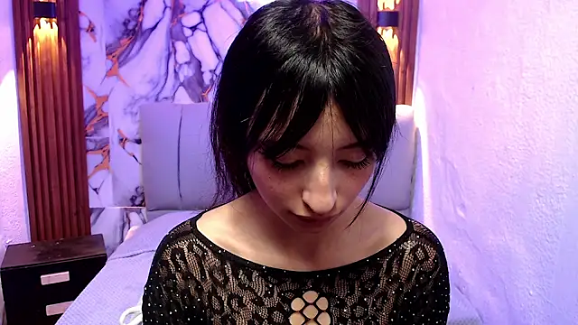 Snapshot of alaia_blue chatting on 10.14.25 alaia blue online show from 10.14.25
