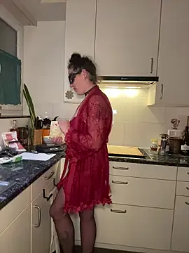 Nadja Noir online show from 11.26.25