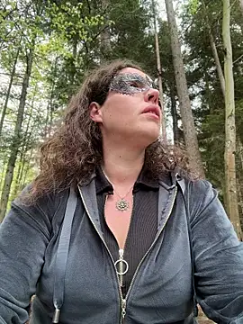 Nadja Noir online show from 04.19.26