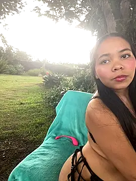 SophiaGuzman online show from 11.18.25