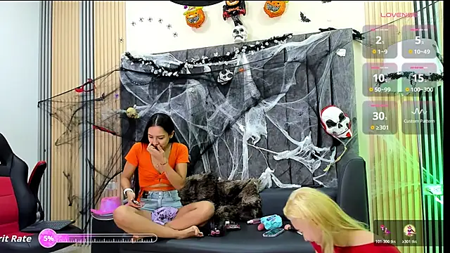 Snapshot of rubby_lux chatting on 10.22.25 rubby lux online show from 10.22.25