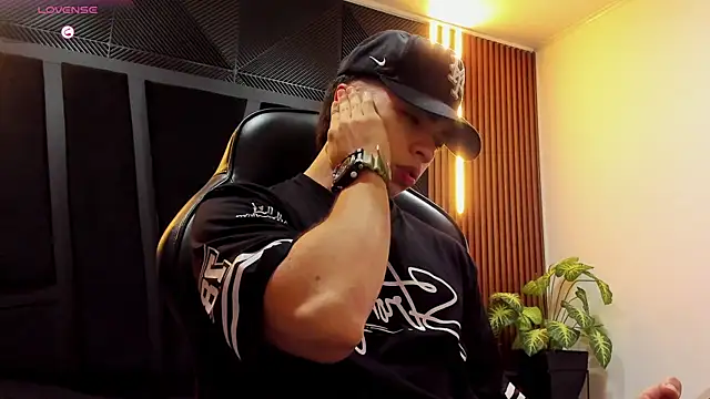 Eryonbradley online show from 10.02.25