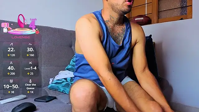 Snapshot of tomas_smith1 chatting on 10.31.25 tomas smith1 online show from 10.31.25