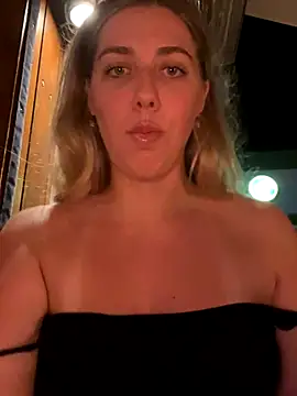 Snapshot of louiseberkeley chatting on 01.09.26 louiseberkeley online show from 01.09.26