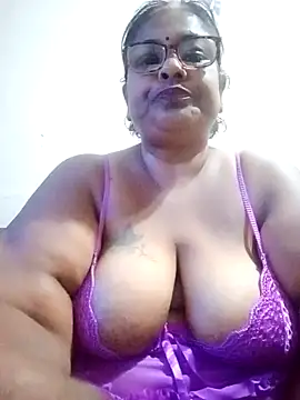 Snapshot of mileesha chatting on 03.12.25 mileesha online show from 03.12.25