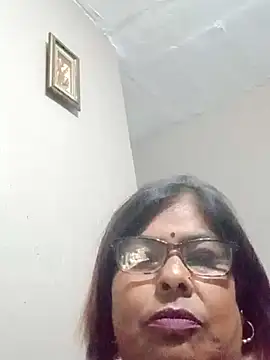 Snapshot of mileesha chatting on 10.10.25 mileesha online show from 10.10.25