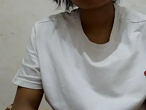 Snapshot of Cute-Chhaya chatting on 09.20.25 Cute-Chhaya online show from 09.20.25