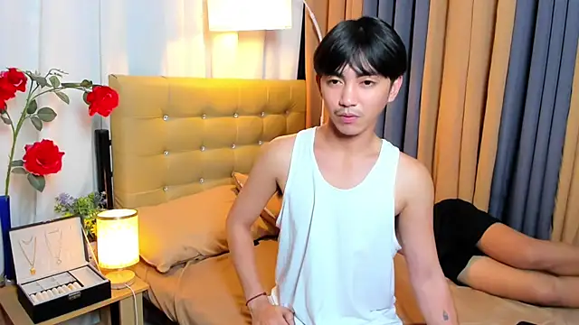 Snapshot of urhotasianboy chatting on 11.09.25 urhotasianboy online show from 11.09.25