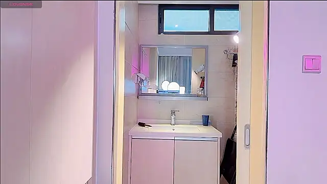 Snapshot of lucy-66 chatting on 10.12.25 lucy-66 online show from 10.12.25