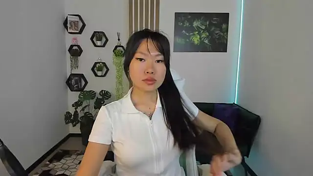 LunaPurrr online show from 09.29.25