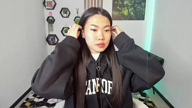 LunaPurrr online show from 11.26.25