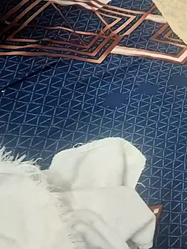 Snapshot of whitelady15 chatting on 12.17.25 whitelady15 online show from 12.17.25