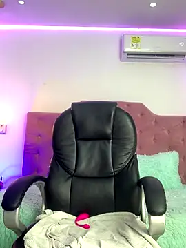 Velveet x online show from 11.01.25