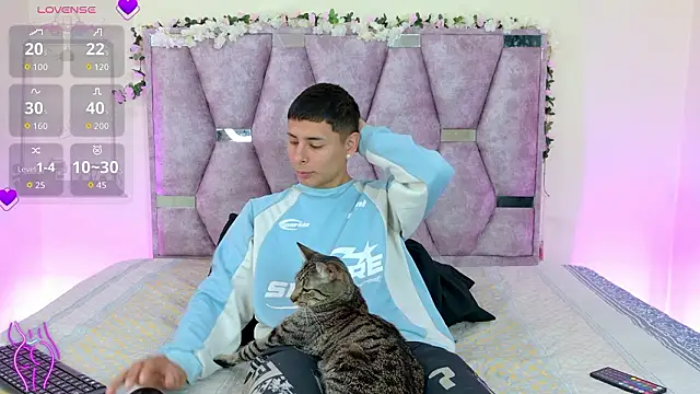 lana and liam  online show from 02.14.26