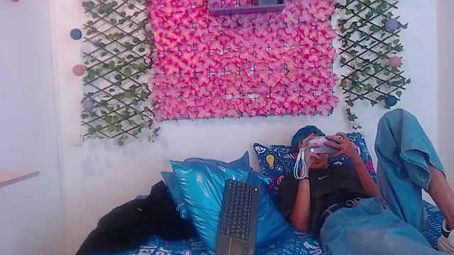 iam lukas   online show from 09.13.25