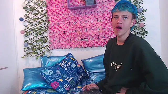 iam lukas   online show from 09.15.25