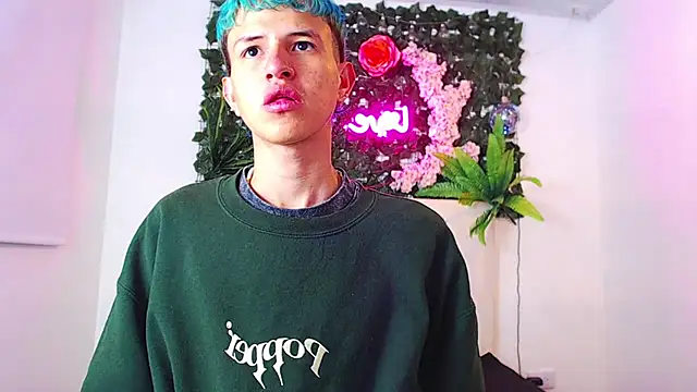 iam lukas   online show from 10.14.25