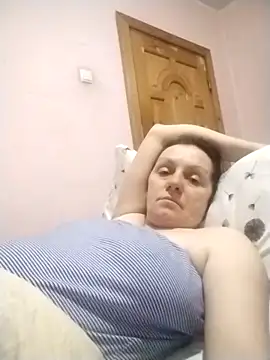 Snapshot of KimmyAghora chatting on 12.15.25 KimmyAghora online show from 12.15.25