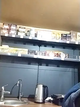 Snapshot of KimmyAghora chatting on 12.22.25 KimmyAghora online show from 12.22.25