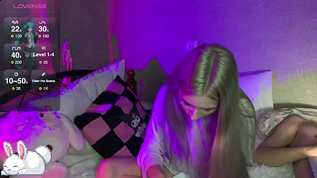 Snapshot of Elaincutee chatting on 09.19.25 Elaincutee online show from 09.19.25