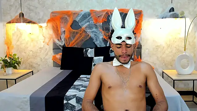 Snapshot of RaphaelDufort chatting on 10.29.25 RaphaelDufort online show from 10.29.25