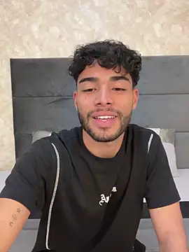 Snapshot of RaphaelDufort chatting on 11.06.25 RaphaelDufort online show from 11.06.25