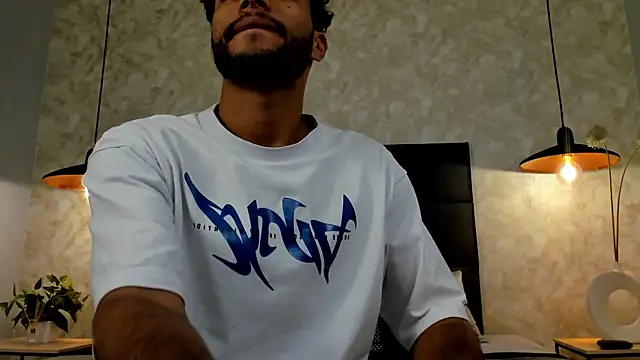 Snapshot of RaphaelDufort chatting on 11.07.25 RaphaelDufort online show from 11.07.25