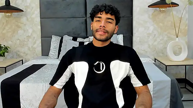 Snapshot of RaphaelDufort chatting on 11.16.25 RaphaelDufort online show from 11.16.25