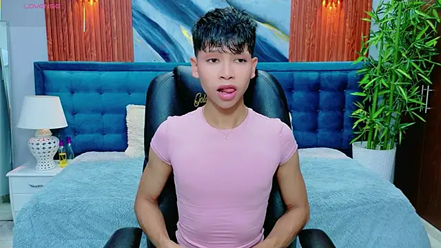 Snapshot of dilan_911 chatting on 05.15.26 dilan 911 online show from 05.15.26