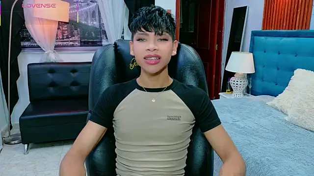Snapshot of dilan_911 chatting on 05.22.26 dilan 911 online show from 05.22.26