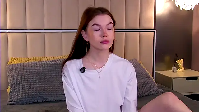 Snapshot of Wanda_Wild chatting on 09.18.25 Wanda Wild online show from 09.18.25
