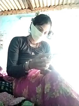 Snapshot of Hot-qwer chatting on 12.21.25 Hot-qwer online show from 12.21.25