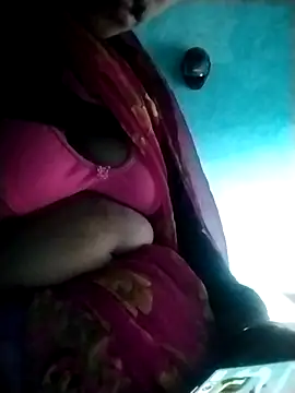 Snapshot of Hot-qwer chatting on 02.21.26 Hot-qwer online show from 02.21.26