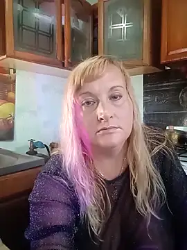 XHelenaX90 online show from 10.19.25